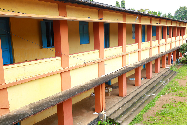 https://cache.careers360.mobi/media/colleges/social-media/media-gallery/14205/2021/2/22/Campus View of Devaswom Board College Thalayolaparambu_Campus-View_2.png